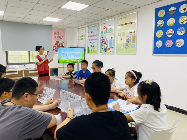 2024年7月12日，龙蟠南苑社区开展&ldquo;&lsquo;扫黄打非&rsquo;筑防线 &lsquo;护苗&rsquo;成长树新风&rdquo;为主题的特色活动.jpg