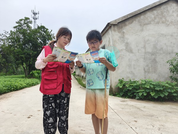 2024年7月22日下午，章广镇章广村新时代文明实践站的志愿者们深入乡村，进行防溺水宣传活动 (2).jpg
