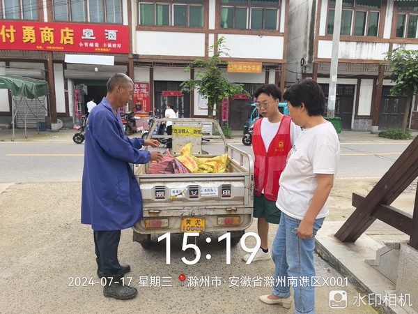 7.18张浦郢村新时代文明实践站开展电动三四轮车安全行驶宣传活动.png