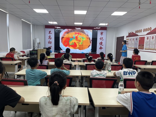 漆艺雅韵 扇彩流光2.jpg
