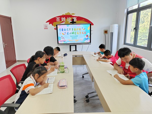 银西社区新时代文明实践站，2024年7月16日在社区活动室开展“暑期实践青春护航  爱心课堂筑梦成长”暑假陪伴志愿服务活动  拍摄者：王婷婷   银西社区.jpg