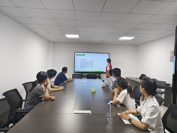 2024年8月4日天逸华府社区开展垃圾分类知识宣传活动 (2).jpg
