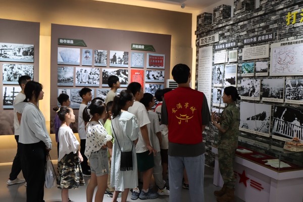阳明社区八一进军营活动.jpg