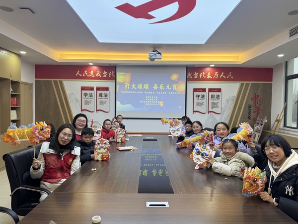 滁州市南谯区陡岗社区新时代文明实践站2025年2月11日下午开展“灯火璀璨 喜乐元宵”我们的节日·欢乐中国年，主题文化活动（拍摄单位：陡岗社区，拍摄人：张苗苗）（1）.jpeg