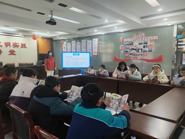 银花街道徐岗社区新时代文明实践站，2025年2月12日下午组织未成年人开展&ldquo;小小故事会 护苗伴成长&rdquo;主题活动。 (2).jpg