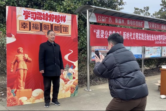 0304乌衣镇开展“送戏进万村”文化惠民暨“学雷锋·文明实践我行动”谯梁公益集市活动(1)437.png