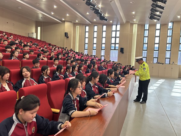 滁州市南谯区同乐街道同乐社区新时代文明实践站，2025年5月9日下午，开展&ldquo;遵守交规 安全出行&rdquo;交通安全主题活动1.png