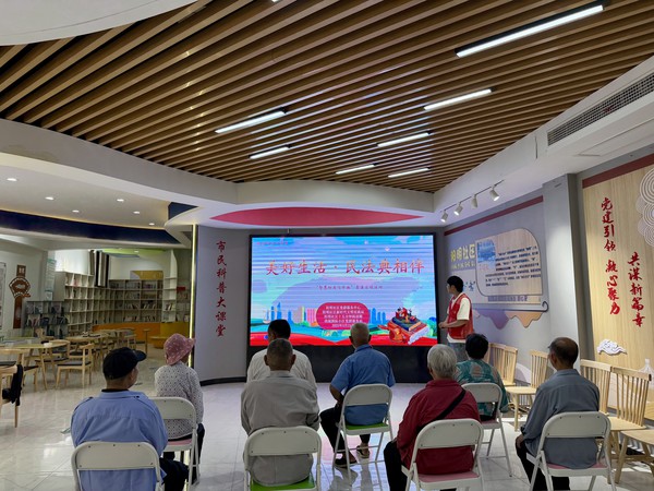 滁州市南谯区同乐街道阳明社区新时代文明实践站，2025年5月21日上午，阳明社区新时代文明实践点，开展“智慧助老防诈骗”老年人普法活动（拍摄者：徐博庆，拍摄单位：阳明社区）.jpg