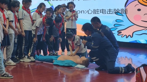 2025防溺水2.jpg