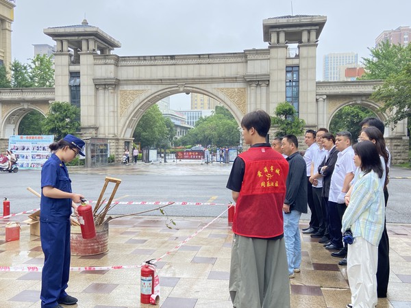 滁州市南谯区同乐街道同乐社区新时代文明实践站，2025年6月9日上午，开展“红色堡垒聚合力 消防攻坚守平安”——“电动车违规充电火灾”应急演练2.jpeg