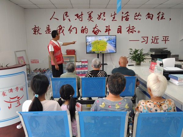 7月16日，龙亭社区新时代文明实践站开展道路交通安全知识宣传活动.jpg