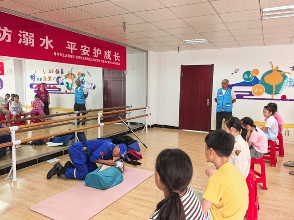 红庙社区新时代文明实践站,2025年7月12日下午,在红庙社区开展“暑期防溺水 平安护成长”主题科普活动(拍摄作者:红庙社区何荣刘) (6).jpg