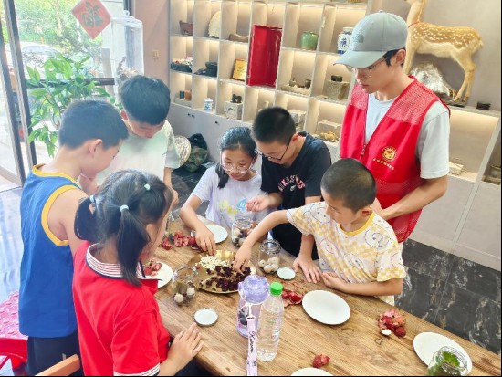 龙蟠 “暑”你精彩  绘就暑期多彩画卷(1)745.png