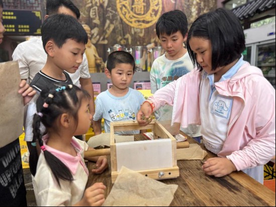 龙蟠 “暑”你精彩  绘就暑期多彩画卷(1)747.png
