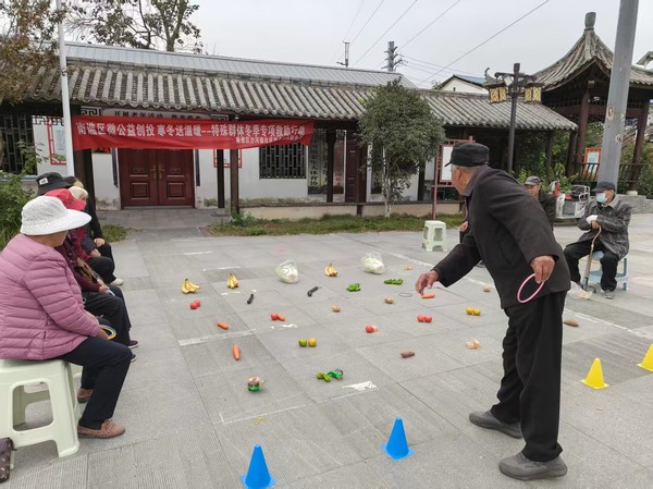 10.29沙河镇开展 “情暖金秋，爱在重阳”主题活动 (2).jpg