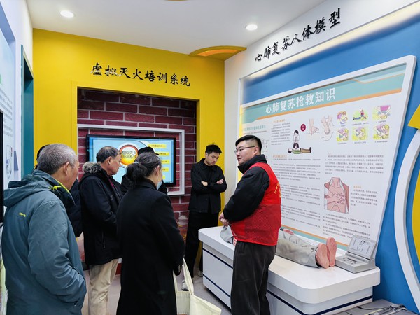 滁州市南谯区同乐街道阳明社区新时代文明实践站，2025年12月18日上午，阳明社区新时代文明实践点，开展急救知识科普活动（拍摄者：程雅慧，拍摄单位：阳明社区）.jpg