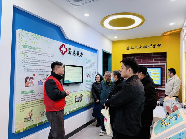 滁州市南谯区同乐街道阳明社区新时代文明实践站，2025年12月18日上午，阳明社区新时代文明实践点，开展急救知识科普活动（拍摄者：程雅慧，拍摄单位：阳明社区） (2).jpg
