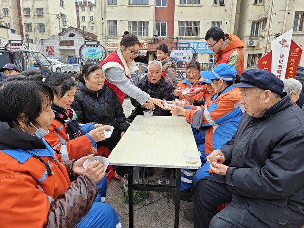 银东社区2026年3月3日开展&ldquo;邻里齐聚乐团圆 欢欢喜喜闹元宵&rdquo;&mdash;&mdash;&ldquo;我们的节日&middot;元宵&rdquo;主题文化活动   拍摄者：王阳   工作单位：银东社区 (2).jpg