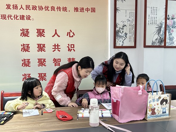 滁州市南谯区同乐街道同乐社区新时代文明实践站，2026年3月3日上午，开展&ldquo;绿色护苗 &lsquo;益&rsquo;路相伴&rdquo;书签绘画活动1.jpg
