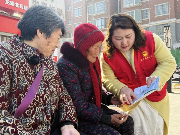 滁州市南谯区文昌花园社区，2026年3月13日上午，开展&ldquo;学习反诈法 守护钱袋子&rdquo;活动。（拍摄单位：文昌花园社区 拍摄人：张晨）   (2).jpg