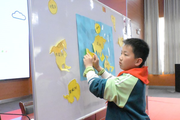 滁州市南谯区文昌花园社区，2026年4月15日，开展&ldquo;科普润童心 地理启新知&rdquo;活动。（拍摄单位：文昌花园社区 拍摄人：张晨）     (4).jpg