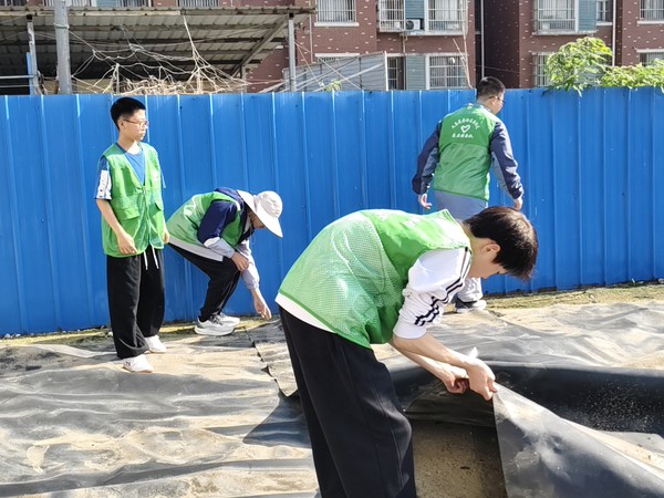 滁州市南谯区文昌花园社区，2026年5月1日，开展&rdquo;旧物循环 如春新生&ldquo;活动（拍摄单位：文昌花园社区 拍摄人：王佳乐）    (1).jpg