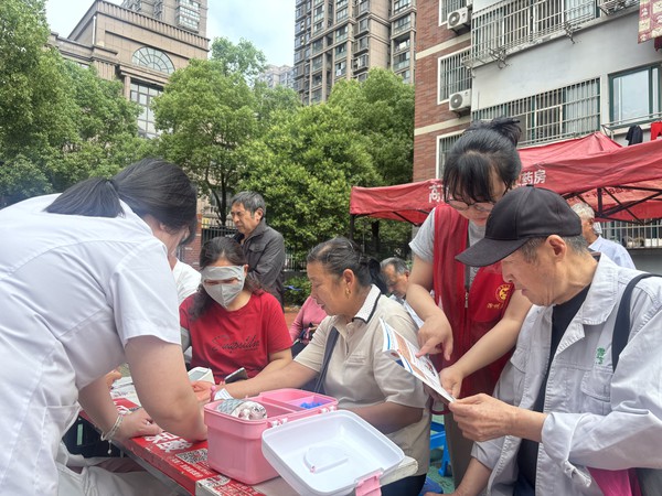 2026年5月22日花园社区开展&ldquo;义诊+普法&rdquo;双融合活动.jpg