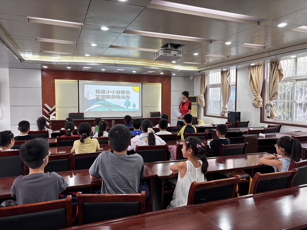 花园社区开展&ldquo;我是小小游客官 文明旅游我当先&rdquo;文明旅游主题活动.jpg