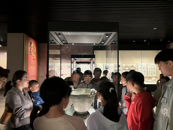 2026年10月4月，花园社区开展童览文博庆国庆 触摸文脉忆初心主题活动1.jpg