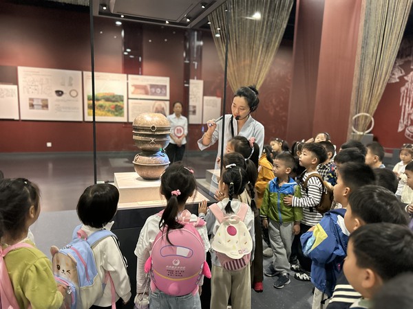 2026年10月15日，滁州市南谯区同乐街道同乐社区新时代文明实践站开展&ldquo;探秘历史瑰宝  点亮童心世界&rdquo;主题活动1.JPG