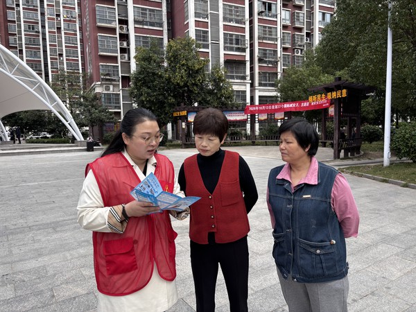 2026年10月15日，花园社区开展老年人反电诈宣传活动4.jpg